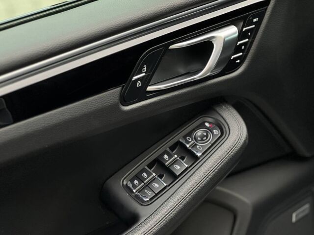 Серый Порше Масан, объемом двигателя 2 л и пробегом 62 тыс. км за 49900 $, фото 6 на Automoto.ua