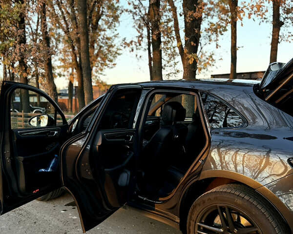 Сірий Порше Масан, об'ємом двигуна 3 л та пробігом 107 тис. км за 48000 $, фото 7 на Automoto.ua