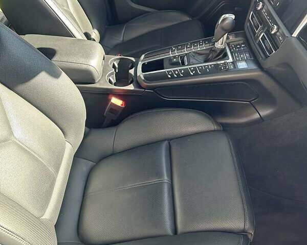 Серый Порше Масан, объемом двигателя 3 л и пробегом 90 тыс. км за 47000 $, фото 24 на Automoto.ua