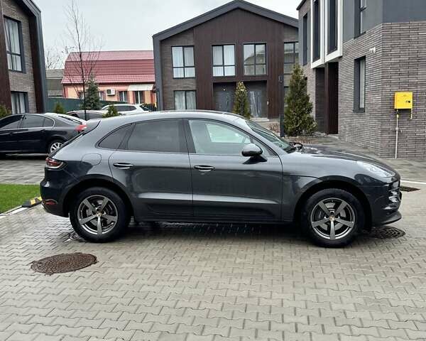 Серый Порше Масан, объемом двигателя 1.98 л и пробегом 48 тыс. км за 44900 $, фото 3 на Automoto.ua