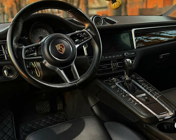 Сірий Порше Масан, об'ємом двигуна 3 л та пробігом 107 тис. км за 48000 $, фото 19 на Automoto.ua