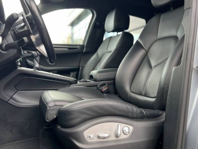 Серый Порше Масан, объемом двигателя 2 л и пробегом 62 тыс. км за 49900 $, фото 7 на Automoto.ua