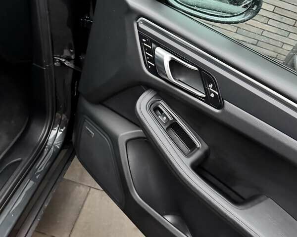 Серый Порше Масан, объемом двигателя 1.98 л и пробегом 48 тыс. км за 44900 $, фото 23 на Automoto.ua