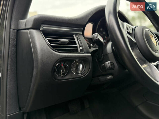 Серый Порше Масан, объемом двигателя 2 л и пробегом 42 тыс. км за 53990 $, фото 29 на Automoto.ua