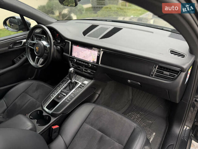 Серый Порше Масан, объемом двигателя 2 л и пробегом 42 тыс. км за 53990 $, фото 54 на Automoto.ua