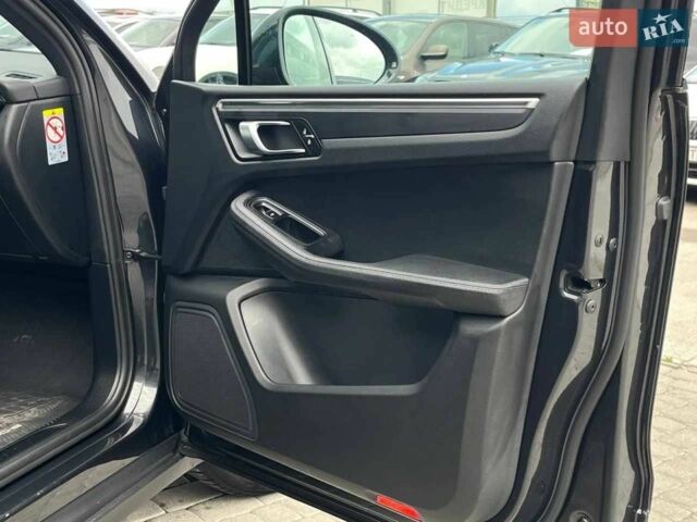 Серый Порше Масан, объемом двигателя 2 л и пробегом 42 тыс. км за 50000 $, фото 7 на Automoto.ua