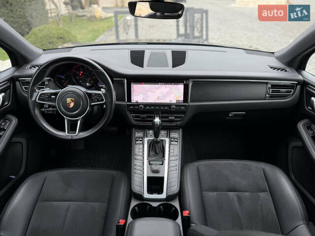 Серый Порше Масан, объемом двигателя 2 л и пробегом 42 тыс. км за 53990 $, фото 45 на Automoto.ua