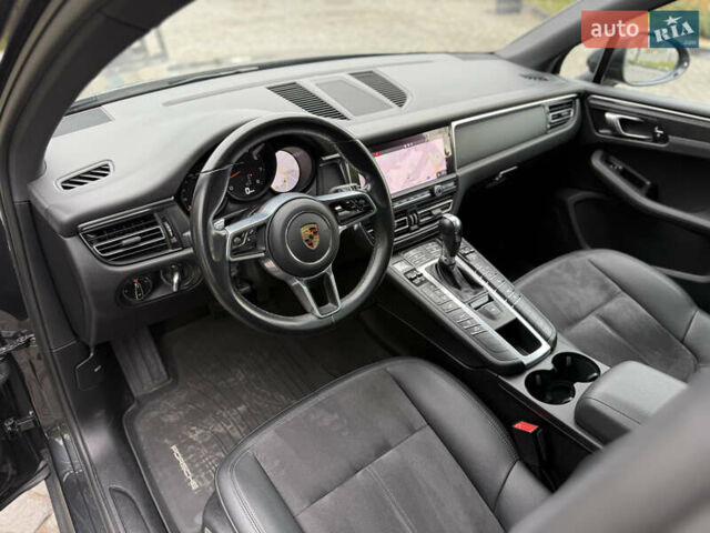 Серый Порше Масан, объемом двигателя 2 л и пробегом 42 тыс. км за 53990 $, фото 31 на Automoto.ua