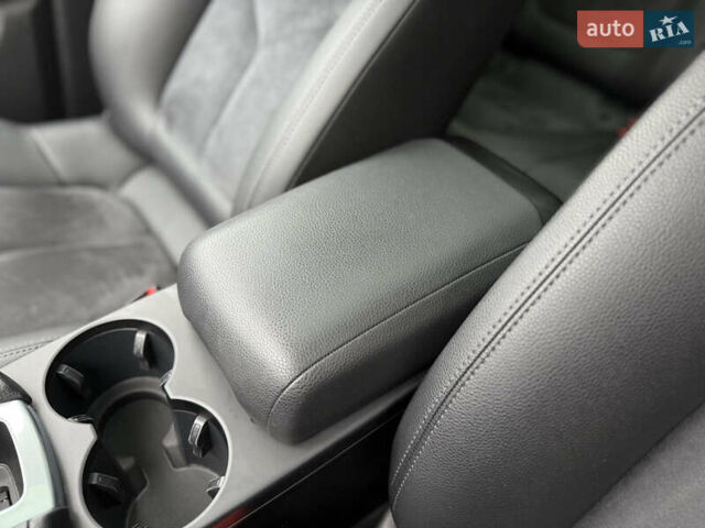 Серый Порше Масан, объемом двигателя 2 л и пробегом 42 тыс. км за 53990 $, фото 34 на Automoto.ua