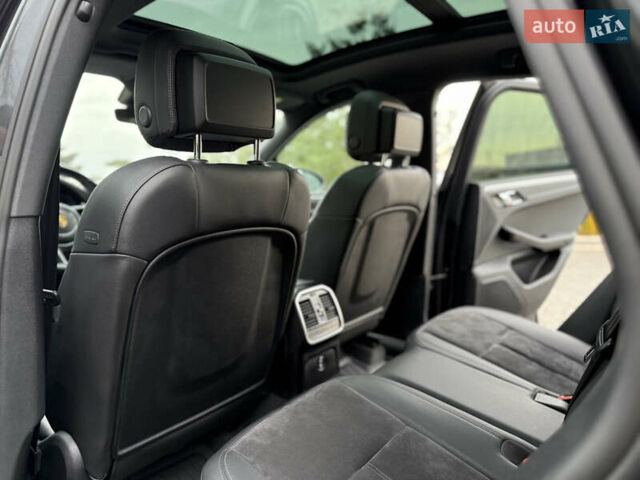 Серый Порше Масан, объемом двигателя 2 л и пробегом 42 тыс. км за 53990 $, фото 43 на Automoto.ua