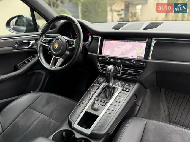 Серый Порше Масан, объемом двигателя 2 л и пробегом 42 тыс. км за 53990 $, фото 55 на Automoto.ua
