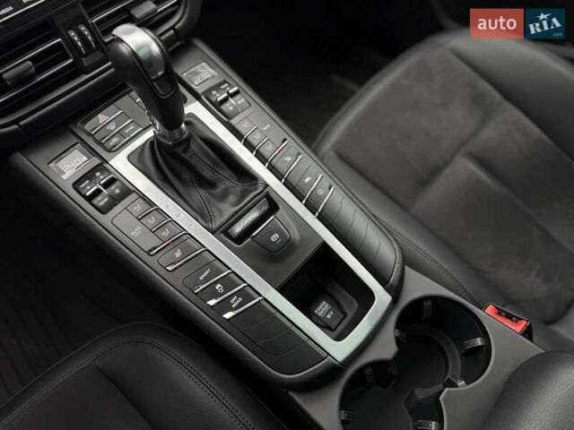 Серый Порше Масан, объемом двигателя 2 л и пробегом 42 тыс. км за 53990 $, фото 35 на Automoto.ua