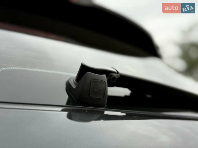 Серый Порше Масан, объемом двигателя 2 л и пробегом 42 тыс. км за 53990 $, фото 23 на Automoto.ua