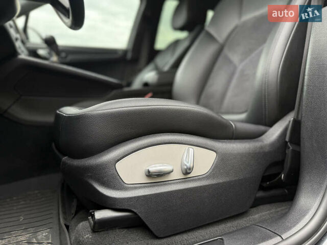 Серый Порше Масан, объемом двигателя 2 л и пробегом 42 тыс. км за 53990 $, фото 27 на Automoto.ua