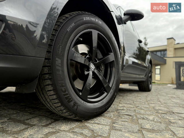 Серый Порше Масан, объемом двигателя 2 л и пробегом 42 тыс. км за 53990 $, фото 5 на Automoto.ua
