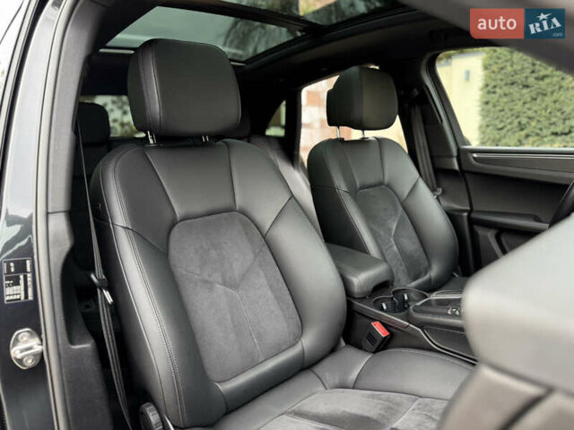 Серый Порше Масан, объемом двигателя 2 л и пробегом 42 тыс. км за 53990 $, фото 53 на Automoto.ua