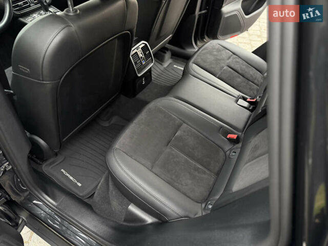 Серый Порше Масан, объемом двигателя 2 л и пробегом 42 тыс. км за 53990 $, фото 41 на Automoto.ua