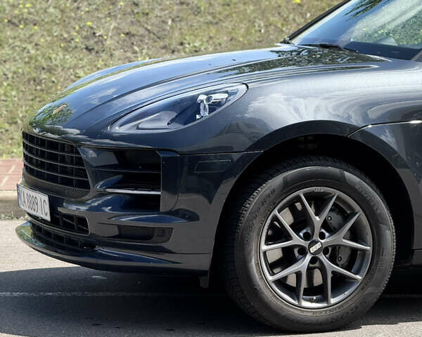 Серый Порше Масан, объемом двигателя 3 л и пробегом 43 тыс. км за 45900 $, фото 2 на Automoto.ua
