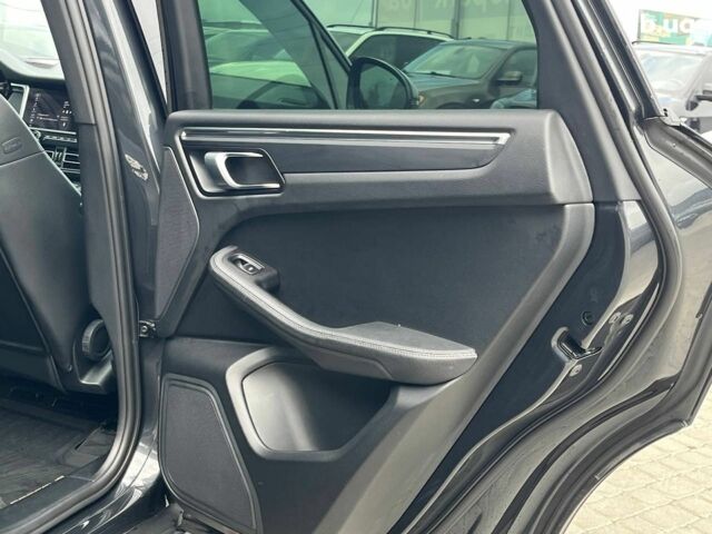 Сірий Порше Масан, об'ємом двигуна 2 л та пробігом 42 тис. км за 56490 $, фото 8 на Automoto.ua