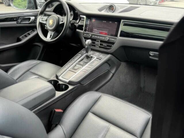 Порше Масан 2021 в Житомире на Automoto.ua Серый Порше Масан, объемом двигателя 3 л и пробегом 26 тыс. км за 11000 $, фото 8 на Automoto.ua