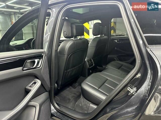 Серый Порше Масан, объемом двигателя 1.98 л и пробегом 62 тыс. км за 44500 $, фото 14 на Automoto.ua