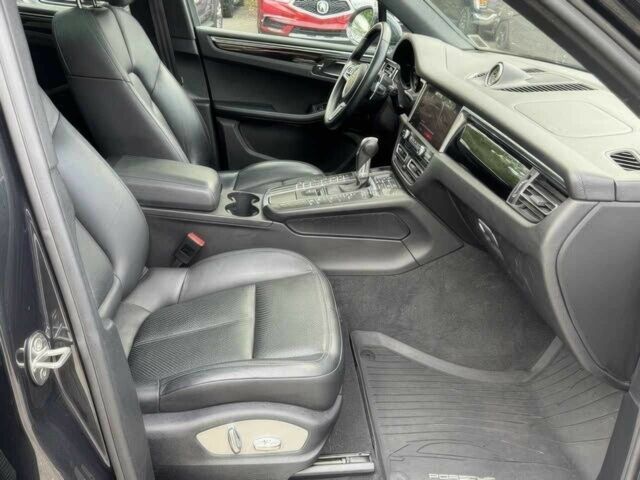 Порше Масан 2021 в Житомире на Automoto.ua Серый Порше Масан, объемом двигателя 3 л и пробегом 26 тыс. км за 11000 $, фото 7 на Automoto.ua