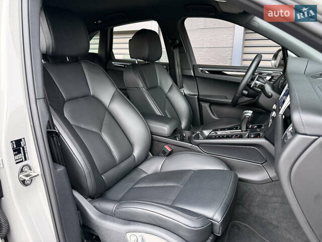 Серый Порше Масан, объемом двигателя 1.98 л и пробегом 37 тыс. км за 67000 $, фото 13 на Automoto.ua