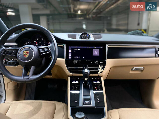 Серый Порше Масан, объемом двигателя 2 л и пробегом 40 тыс. км за 64500 $, фото 7 на Automoto.ua