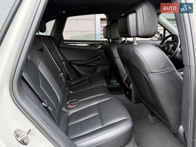 Серый Порше Масан, объемом двигателя 1.98 л и пробегом 37 тыс. км за 67000 $, фото 12 на Automoto.ua