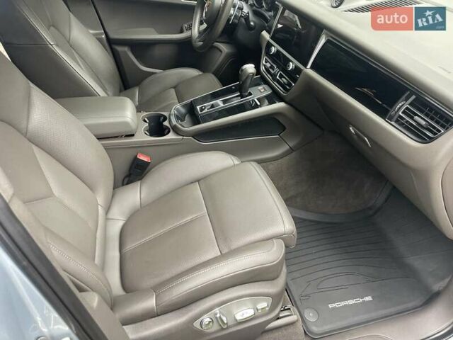 Сірий Порше Масан, об'ємом двигуна 1.98 л та пробігом 14 тис. км за 65000 $, фото 14 на Automoto.ua