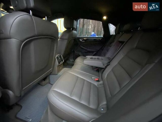 Серый Порше Масан, объемом двигателя 2.89 л и пробегом 50 тыс. км за 77000 $, фото 41 на Automoto.ua