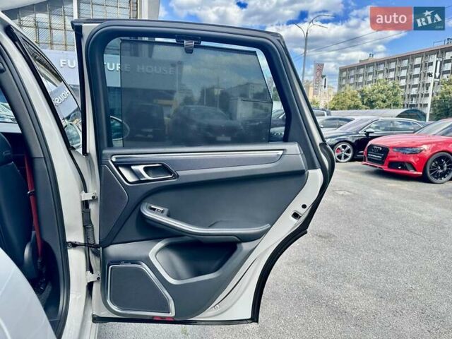 Серый Порше Масан, объемом двигателя 2.89 л и пробегом 31 тыс. км за 115555 $, фото 50 на Automoto.ua