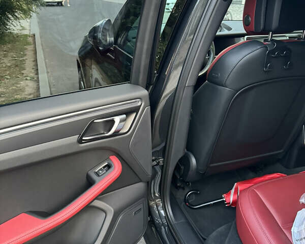 Сірий Порше Масан, об'ємом двигуна 1.98 л та пробігом 36 тис. км за 75000 $, фото 2 на Automoto.ua