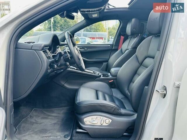 Серый Порше Масан, объемом двигателя 2.89 л и пробегом 31 тыс. км за 115555 $, фото 44 на Automoto.ua