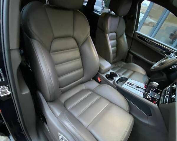 Серый Порше Масан, объемом двигателя 2.89 л и пробегом 50 тыс. км за 77000 $, фото 45 на Automoto.ua