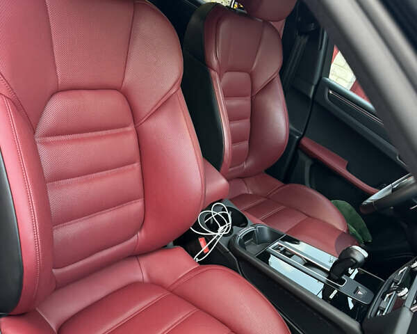 Сірий Порше Масан, об'ємом двигуна 1.98 л та пробігом 36 тис. км за 75000 $, фото 4 на Automoto.ua