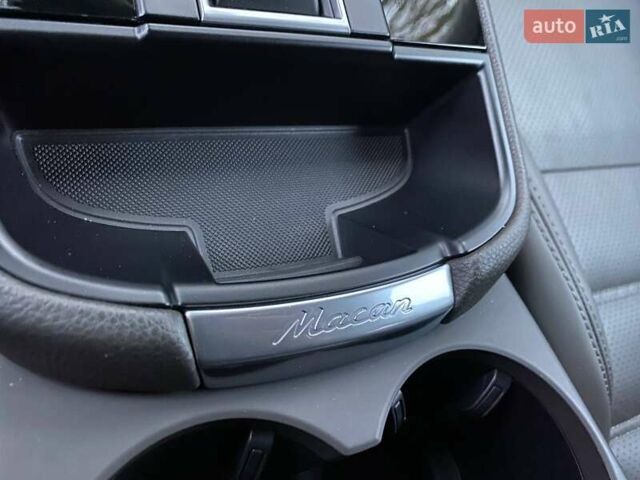 Серый Порше Масан, объемом двигателя 2.89 л и пробегом 50 тыс. км за 77000 $, фото 36 на Automoto.ua