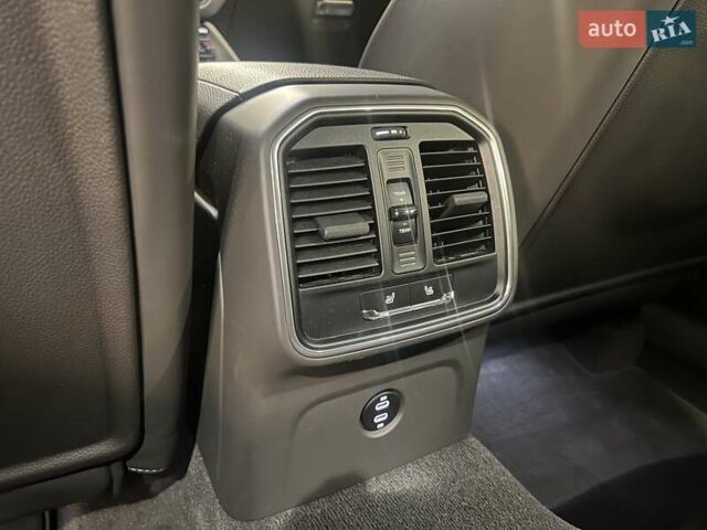 Серый Порше Масан, объемом двигателя 1.98 л и пробегом 11 тыс. км за 72563 $, фото 44 на Automoto.ua