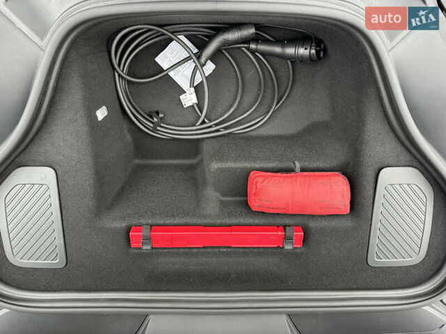 Порше Масан 2024 у Києві на Automoto.ua Сірий Порше Масан, об'ємом двигуна 0 л та пробігом 10 тис. км за 80500 $, фото 20 на Automoto.ua