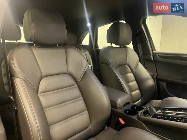 Серый Порше Масан, объемом двигателя 1.98 л и пробегом 11 тыс. км за 72563 $, фото 49 на Automoto.ua