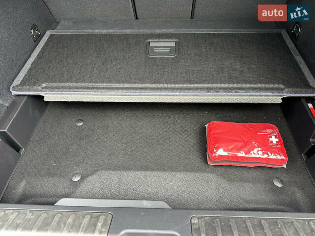 Порше Масан 2024 у Києві на Automoto.ua Сірий Порше Масан, об'ємом двигуна 0 л та пробігом 10 тис. км за 80500 $, фото 18 на Automoto.ua