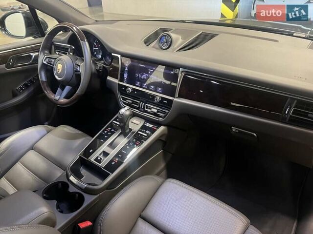 Серый Порше Масан, объемом двигателя 1.98 л и пробегом 11 тыс. км за 72563 $, фото 45 на Automoto.ua