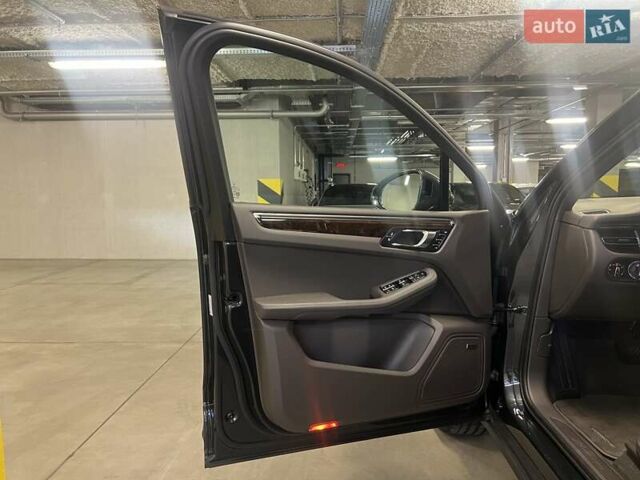 Серый Порше Масан, объемом двигателя 1.98 л и пробегом 11 тыс. км за 72563 $, фото 32 на Automoto.ua