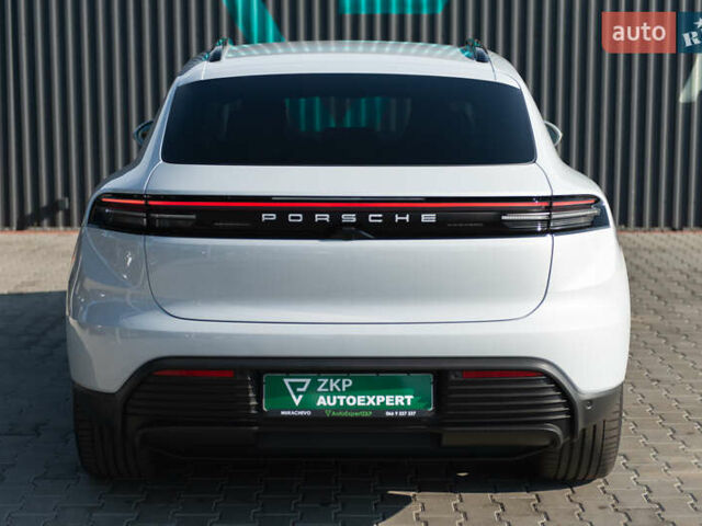 Серый Порше Масан, объемом двигателя 0 л и пробегом 1 тыс. км за 104000 $, фото 11 на Automoto.ua