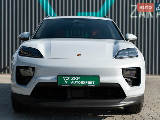 Серый Порше Масан, объемом двигателя 0 л и пробегом 1 тыс. км за 104000 $, фото 2 на Automoto.ua