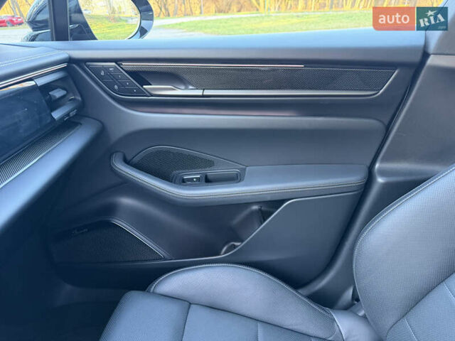 Серый Порше Масан, объемом двигателя 0 л и пробегом 15 тыс. км за 130546 $, фото 19 на Automoto.ua