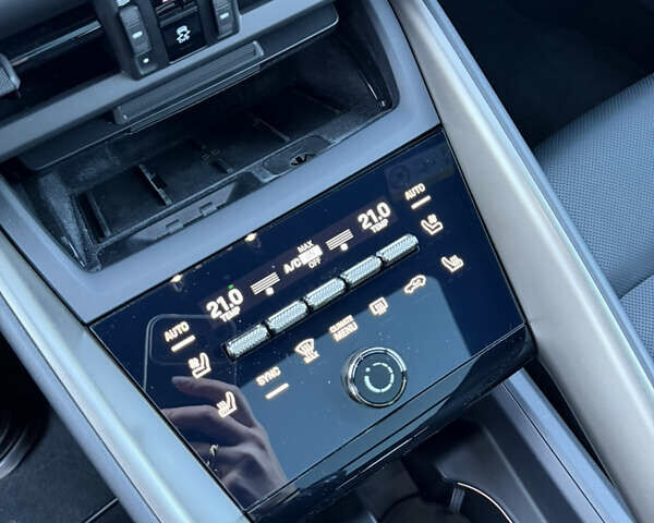 Серый Порше Масан, объемом двигателя 0 л и пробегом 15 тыс. км за 130546 $, фото 21 на Automoto.ua