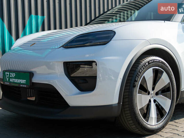 Серый Порше Масан, объемом двигателя 0 л и пробегом 1 тыс. км за 104000 $, фото 19 на Automoto.ua