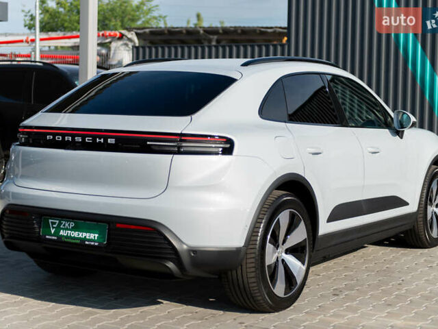 Серый Порше Масан, объемом двигателя 0 л и пробегом 1 тыс. км за 104000 $, фото 12 на Automoto.ua