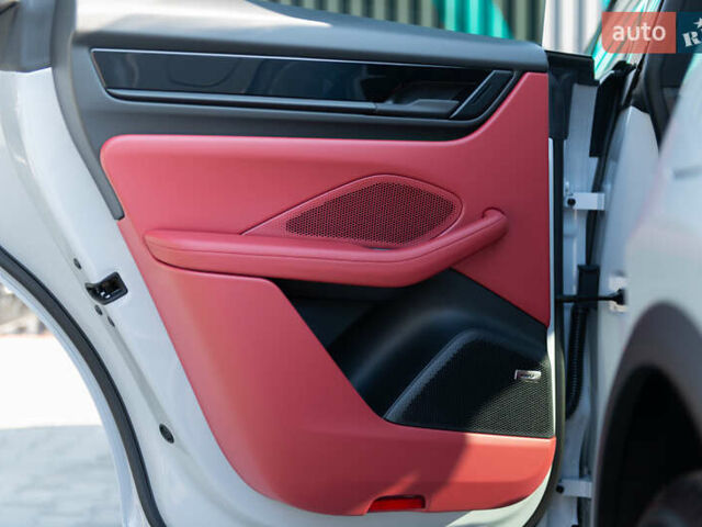 Серый Порше Масан, объемом двигателя 0 л и пробегом 1 тыс. км за 104000 $, фото 33 на Automoto.ua